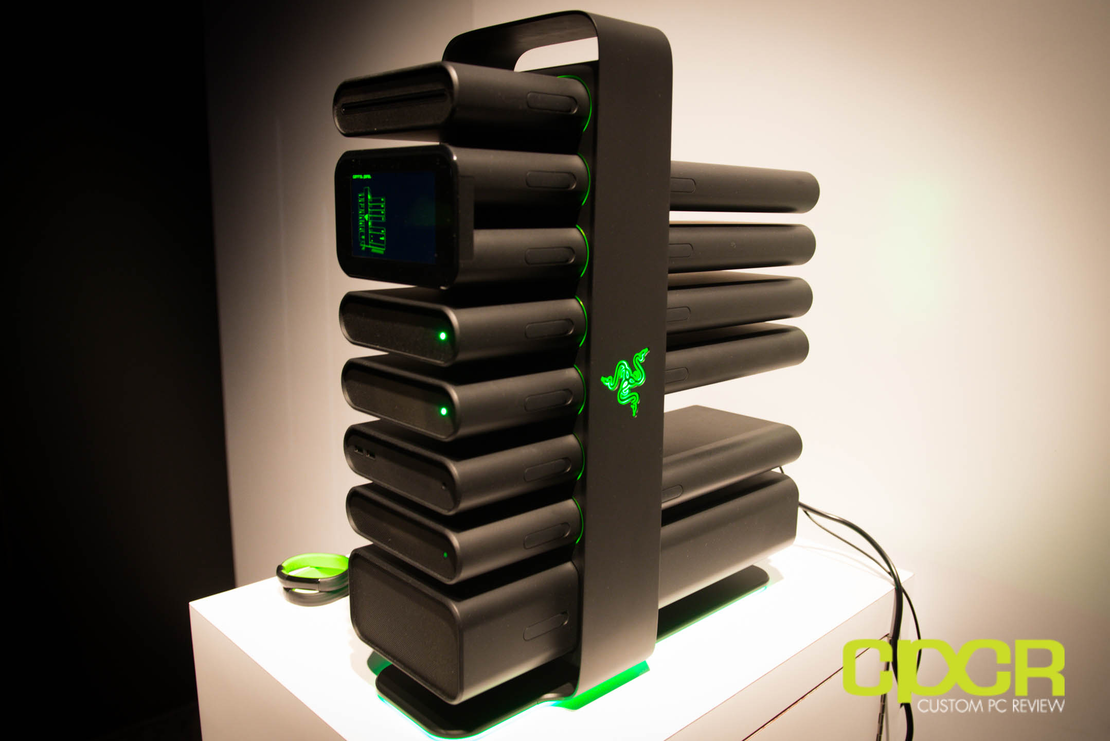 CES 2014: Razer Nabu Wearable Device, Project Christine Gaming PC  Custom PC Review
