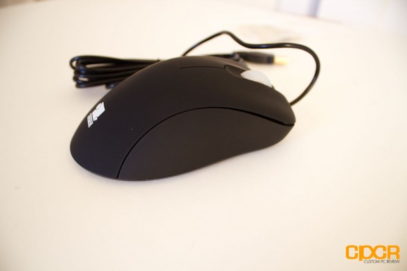 ZOWIE EC1 eVo Black Professional Gaming Mouse Review 7