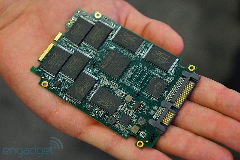 OCZ Showcases Upcoming Vector Series SSD at IDF 2012