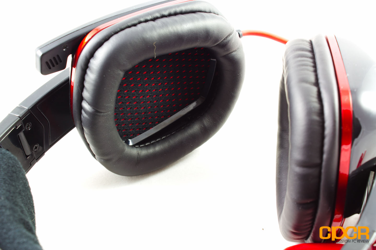 AZiO Levetron GH808 Gaming Headset Review | Custom PC Review