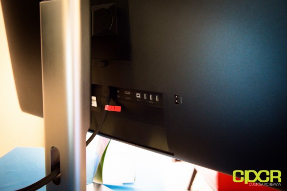 dell-ultrasharp-32-monitor-siggraph-2013-custom-pc-review-2