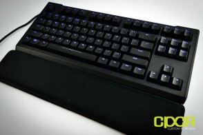 max-keyboard-blackbird-tenkeyless-mechanical-gaming-keyboard-custom-pc-review-26