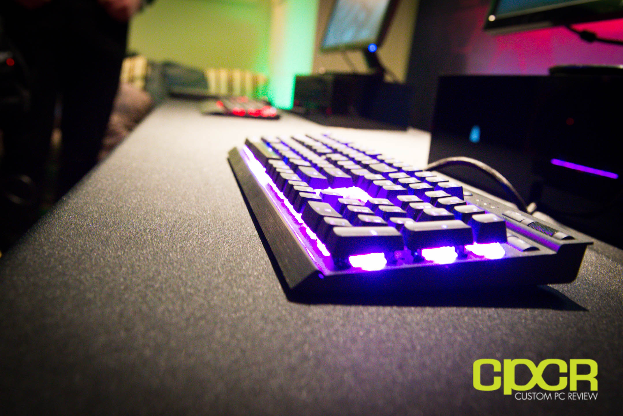 CES 2014: Corsair Cherry MX RGB Mechanical Gaming Keyboard ...