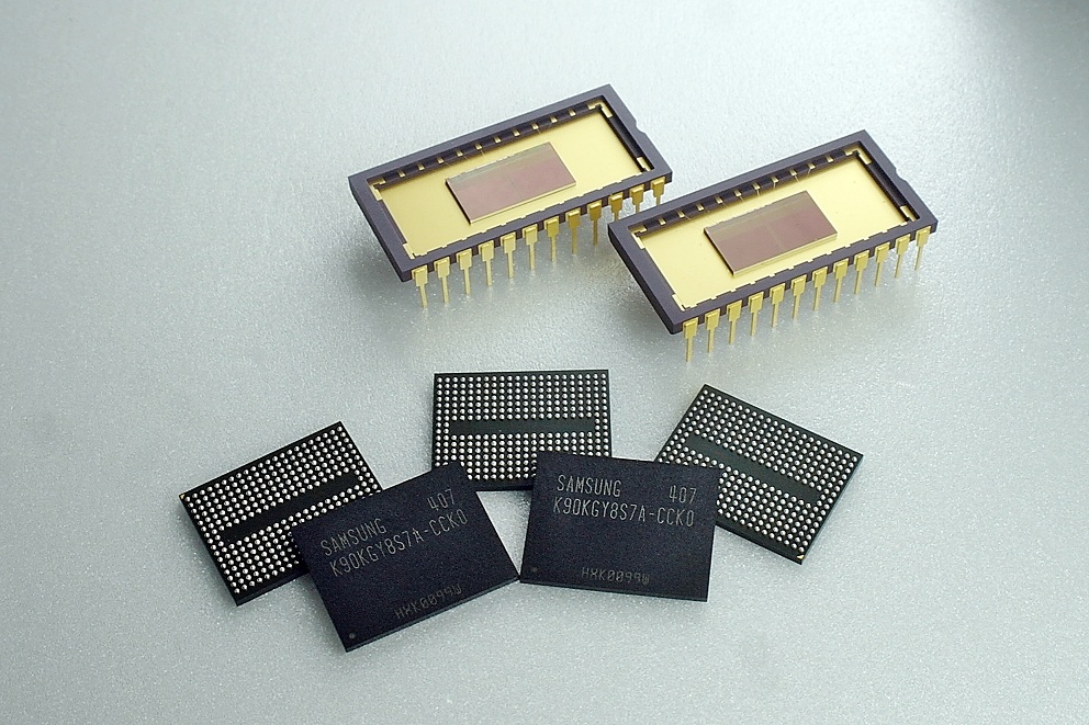 Samsung Begins Mass Production of 3-bit MLC 3D V-NAND