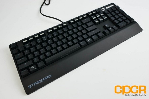 ozone-strike-pro-backlit-mechanical-gaming-keyboard-custom-pc-review-4