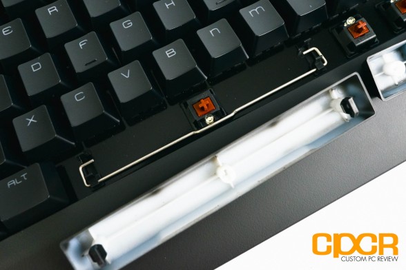 ozone-strike-pro-backlit-mechanical-gaming-keyboard-custom-pc-review-7