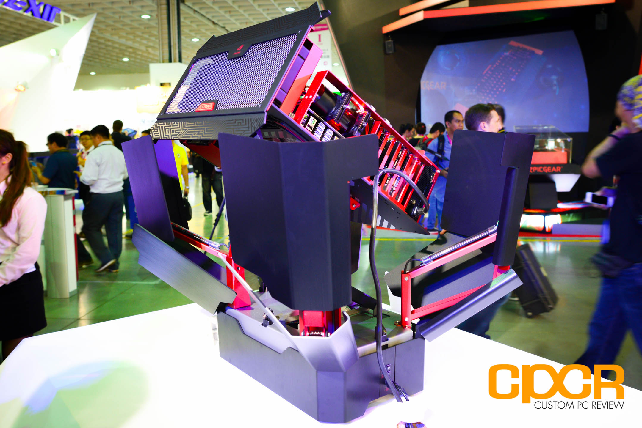 Computex 2015: InWin’s H-Tower is the Coolest Case You’ll See at Computex