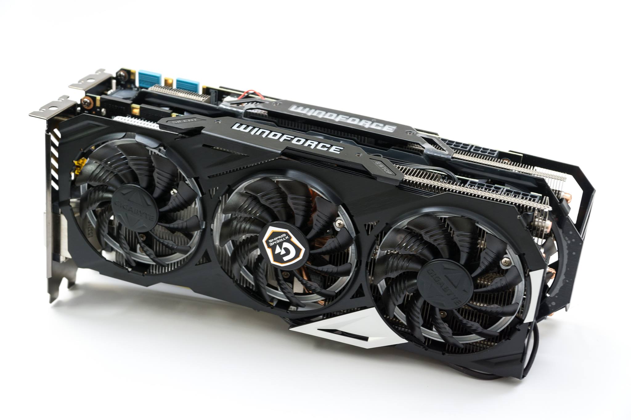 https://www.custompcreview.com/wp-content/uploads/2015/11/Gigabyte-GeForce-GTX-Xtreme-Gaming-Maxwell_12.jpg