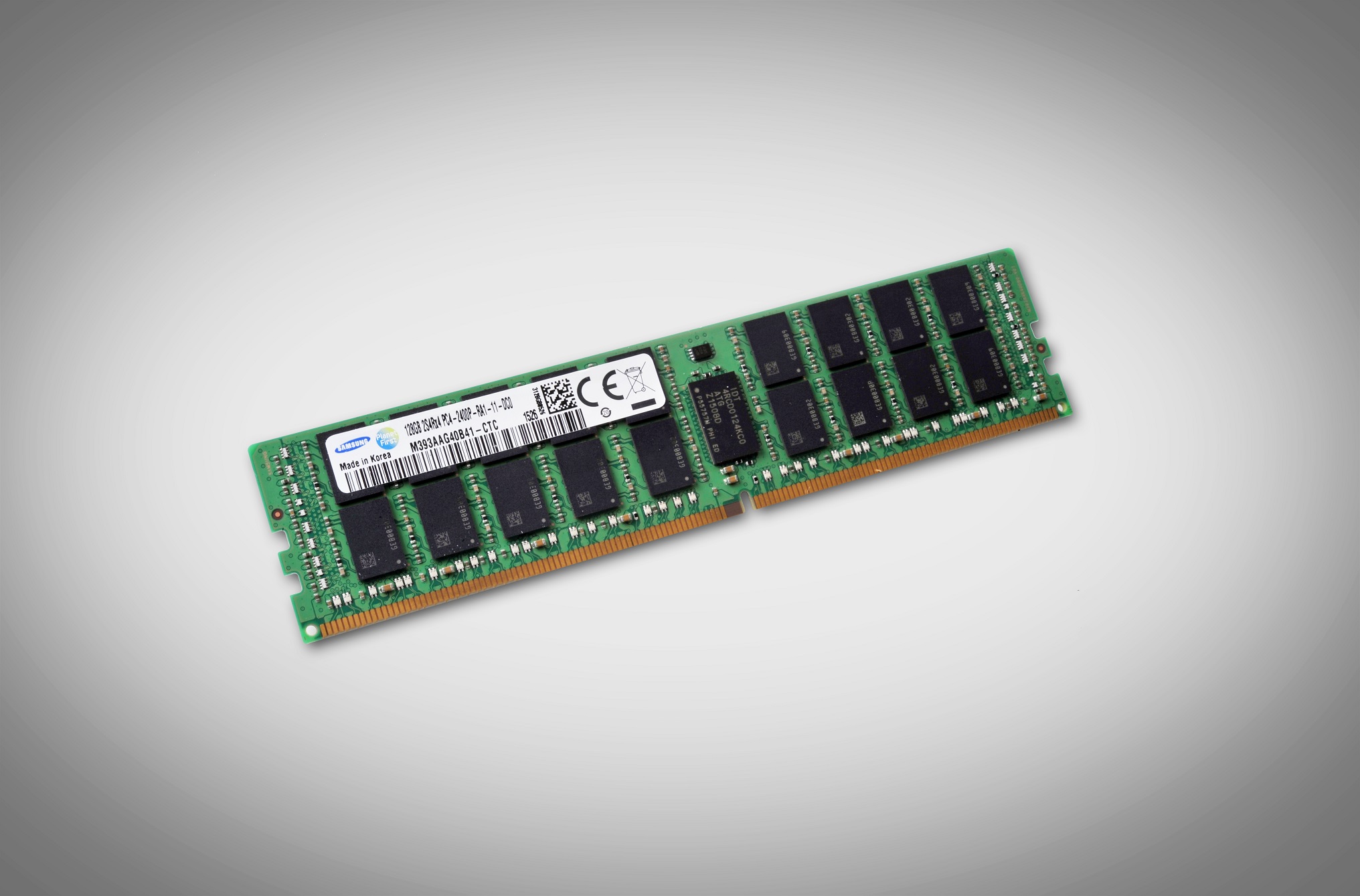 Samsung Mass Producing 128GB DDR4 RDIMMs