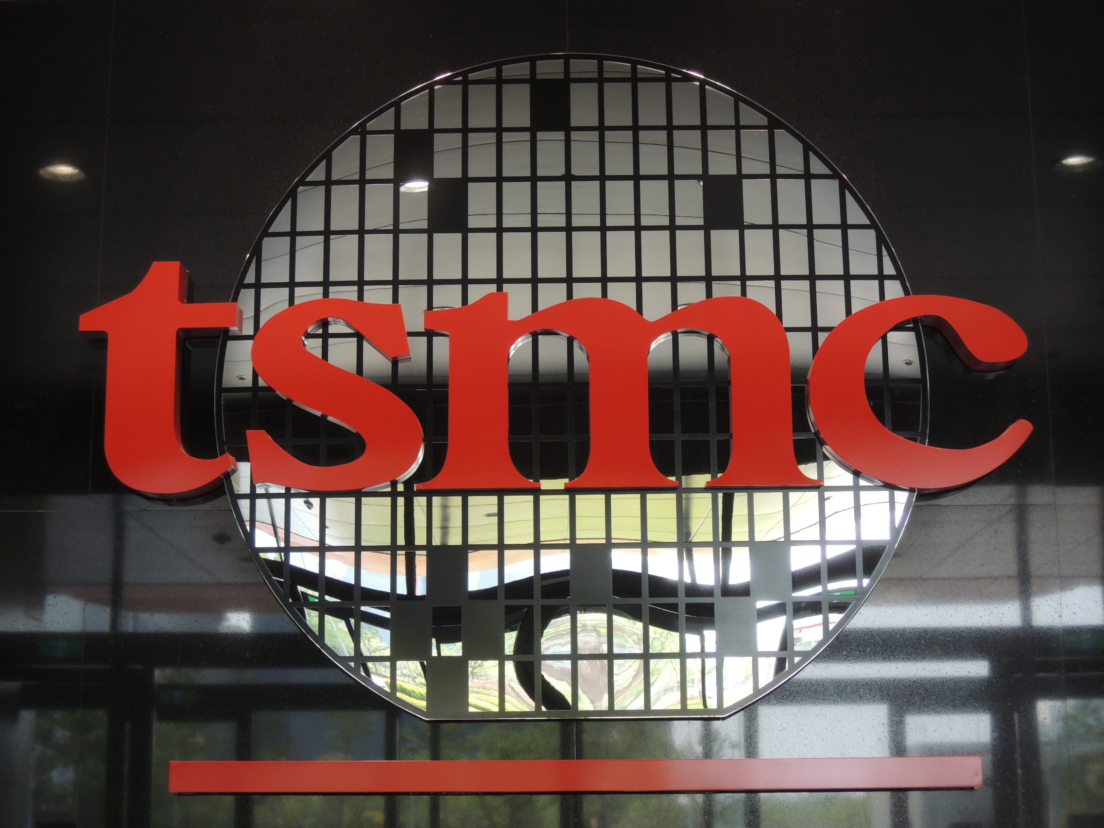 TSMC To Begin 7 nm Trial Production Next Year