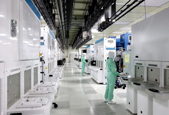 toshiba-western-digital-fab-2-yokkaichi-japan-cleanroom-1