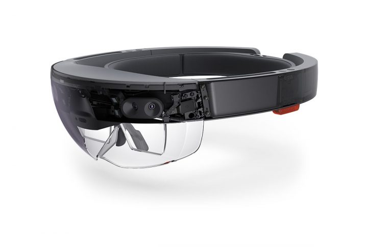 Microsoft Begins Shipping HoloLens to Japan