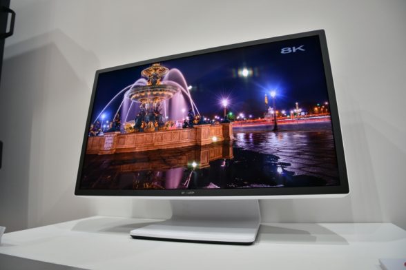 sharp-igzo-27-inch-8k-120hz-prototype-monitor-ceatec-2016