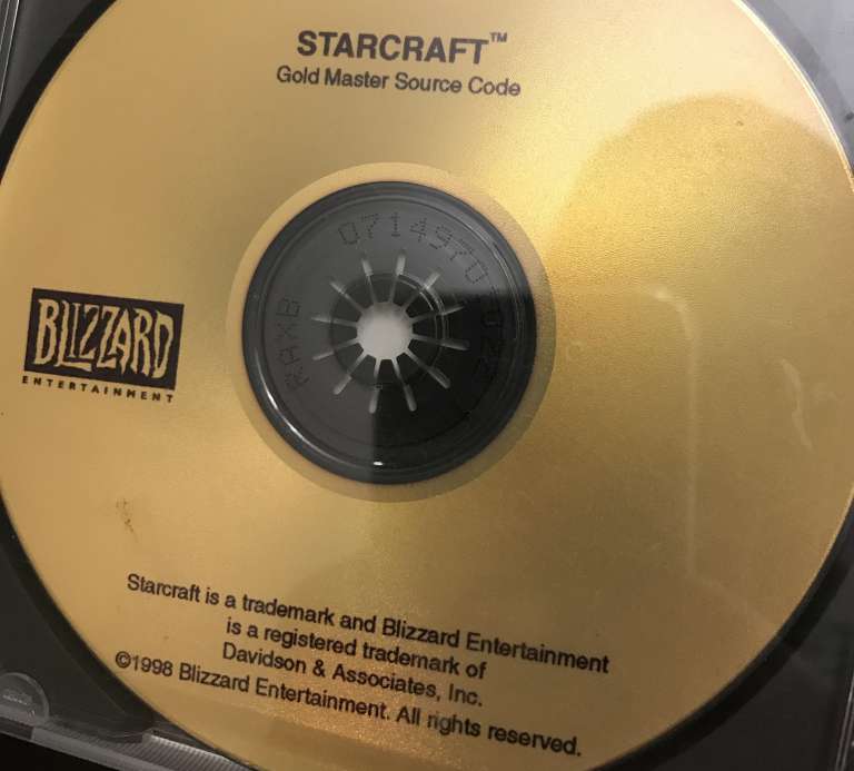 Reddit User Returns StarCraft Gold Master Source Disk to Blizzard, Gets a Ton of Goodies and Trip to BlizzCon